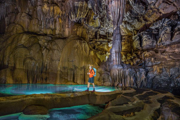 Phong Nha - Hung Thoong Cave